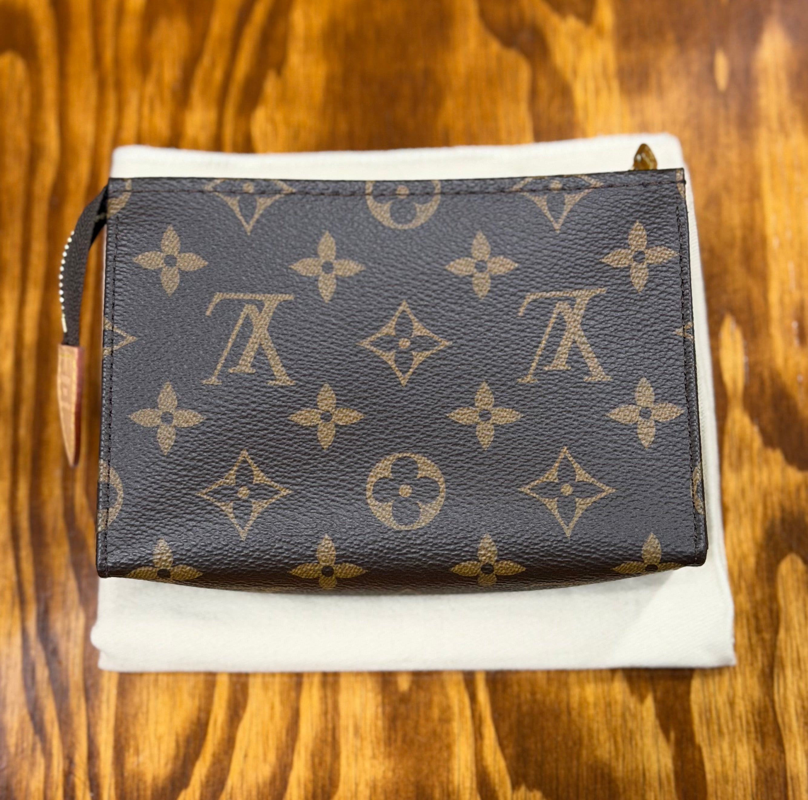 Louis Vuitton Monogram Toiletry Pouch 15 Discontinued Style