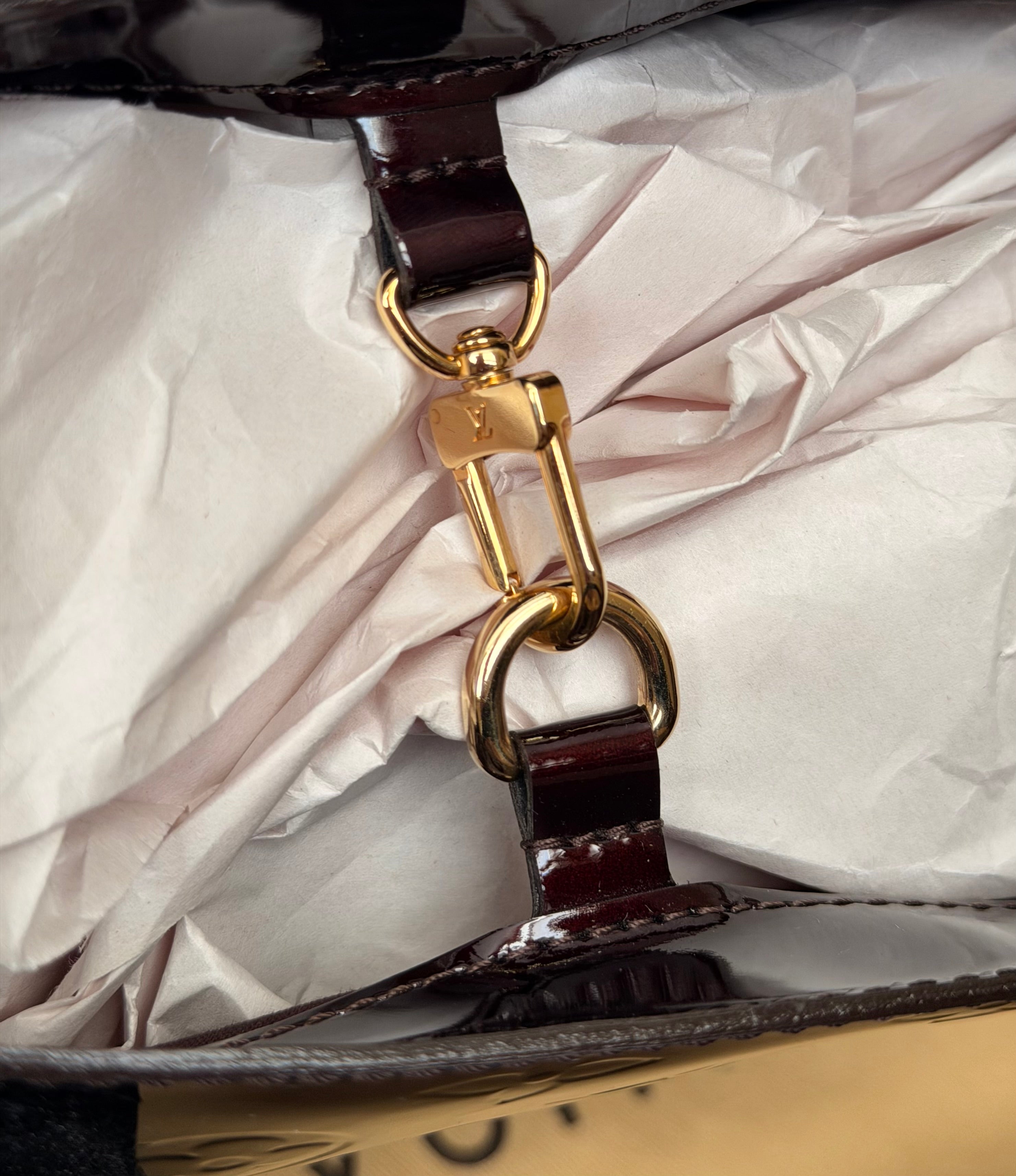 Louis Vuitton Amarante Monogram Vernis Wilshire PM handbag