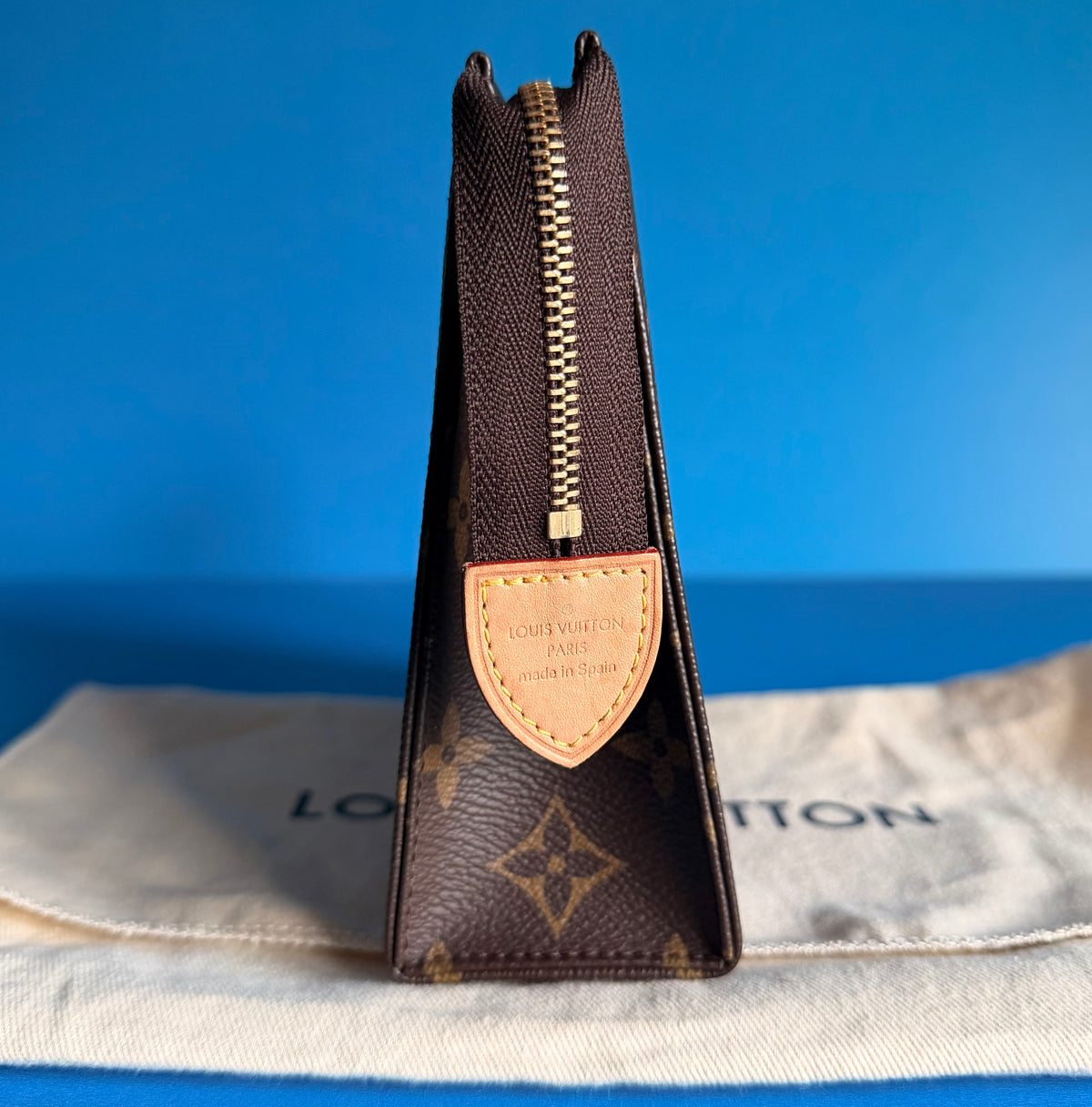 Louis Vuitton Monogram Toiletry 19