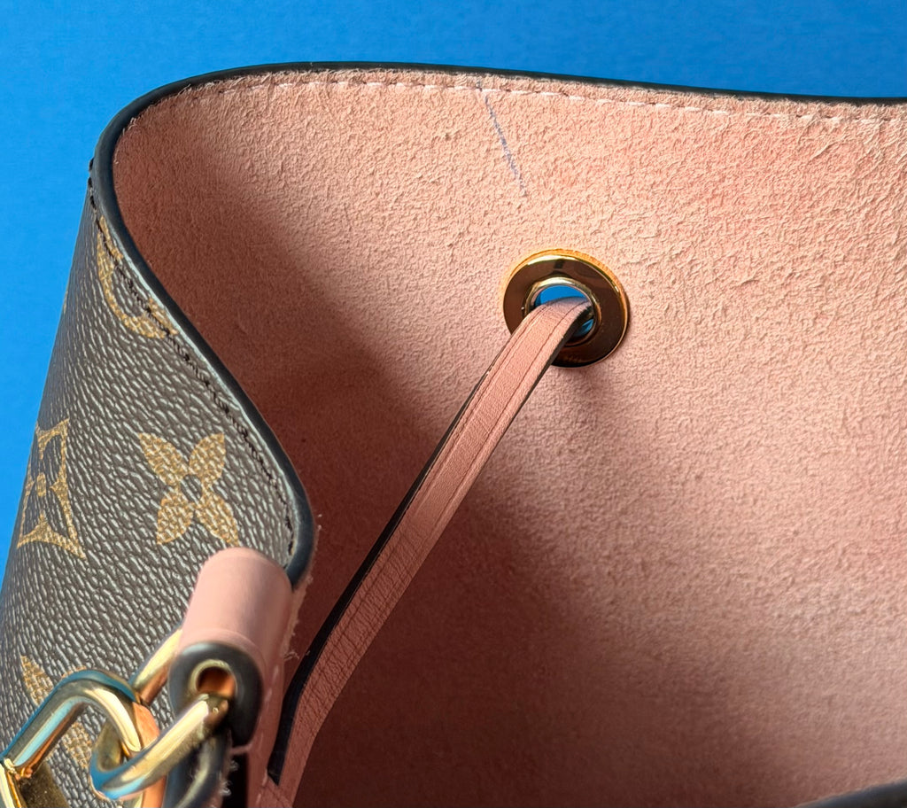 Louis Vuitton NéoNoé MM bucket bag in Monogram coated canvas Rose Poudre