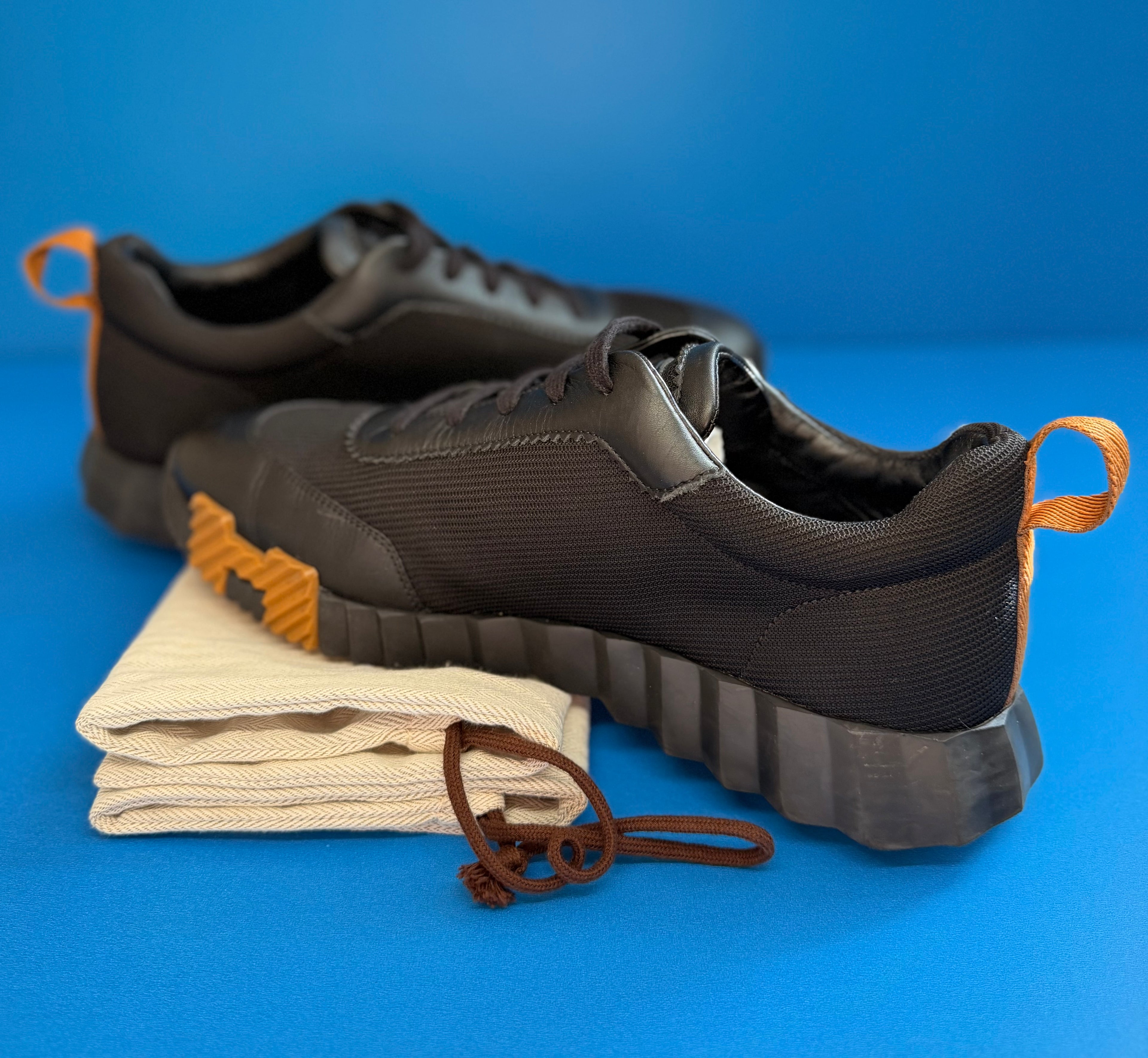 Hermès Bouncing Sneakers in black and honey Men Size (41)