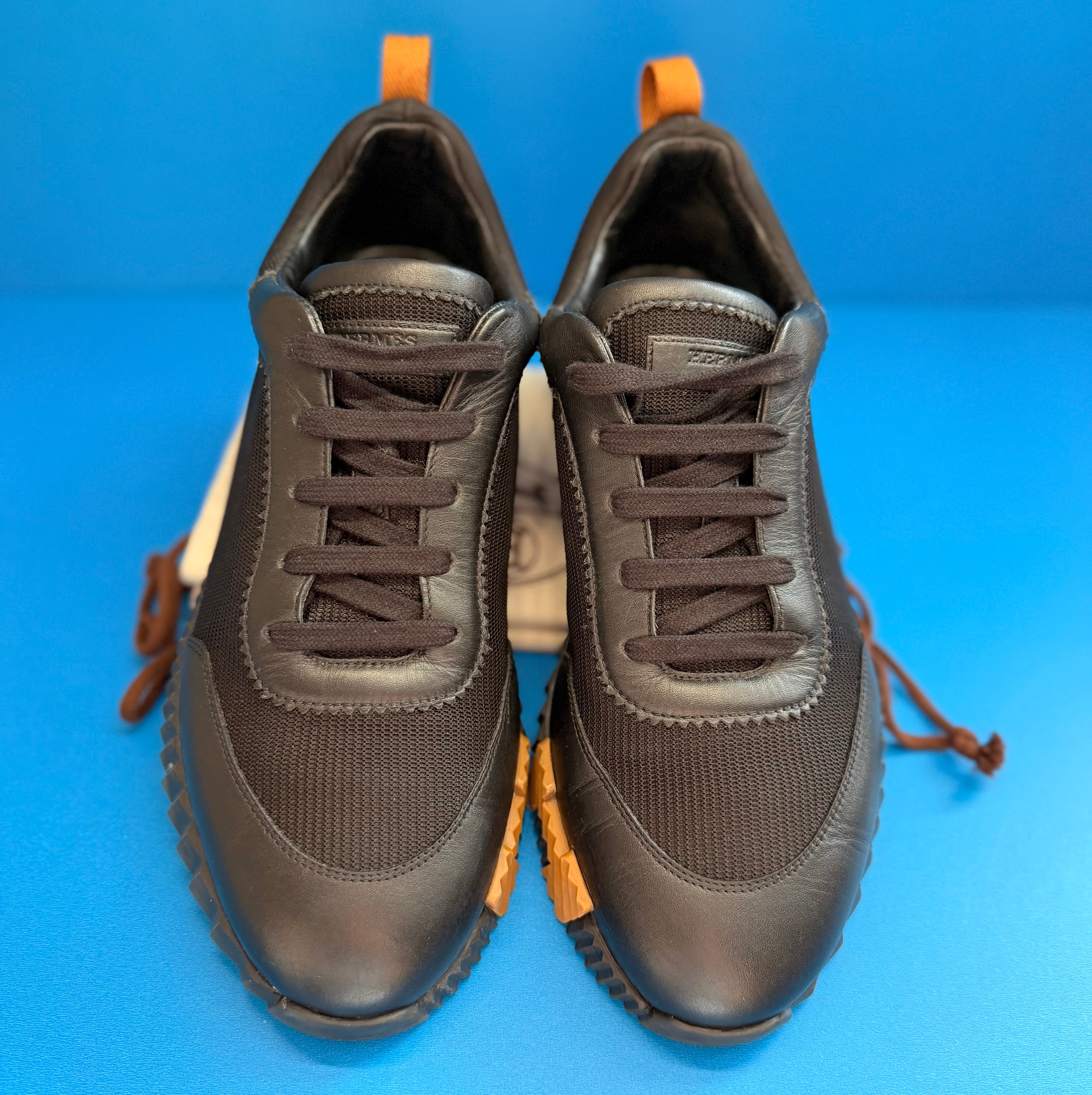 Hermès Bouncing Sneakers in black and honey Men Size (41)