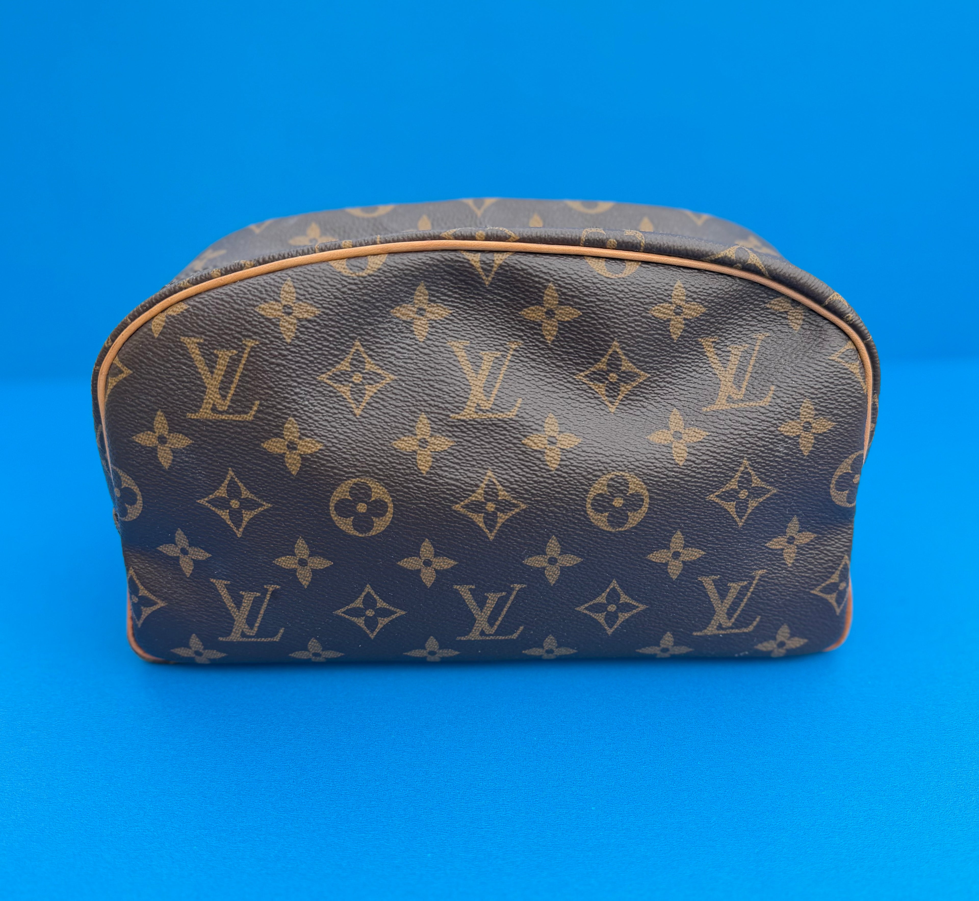 Louis Vuitton Monogram Toiletry Bag 25