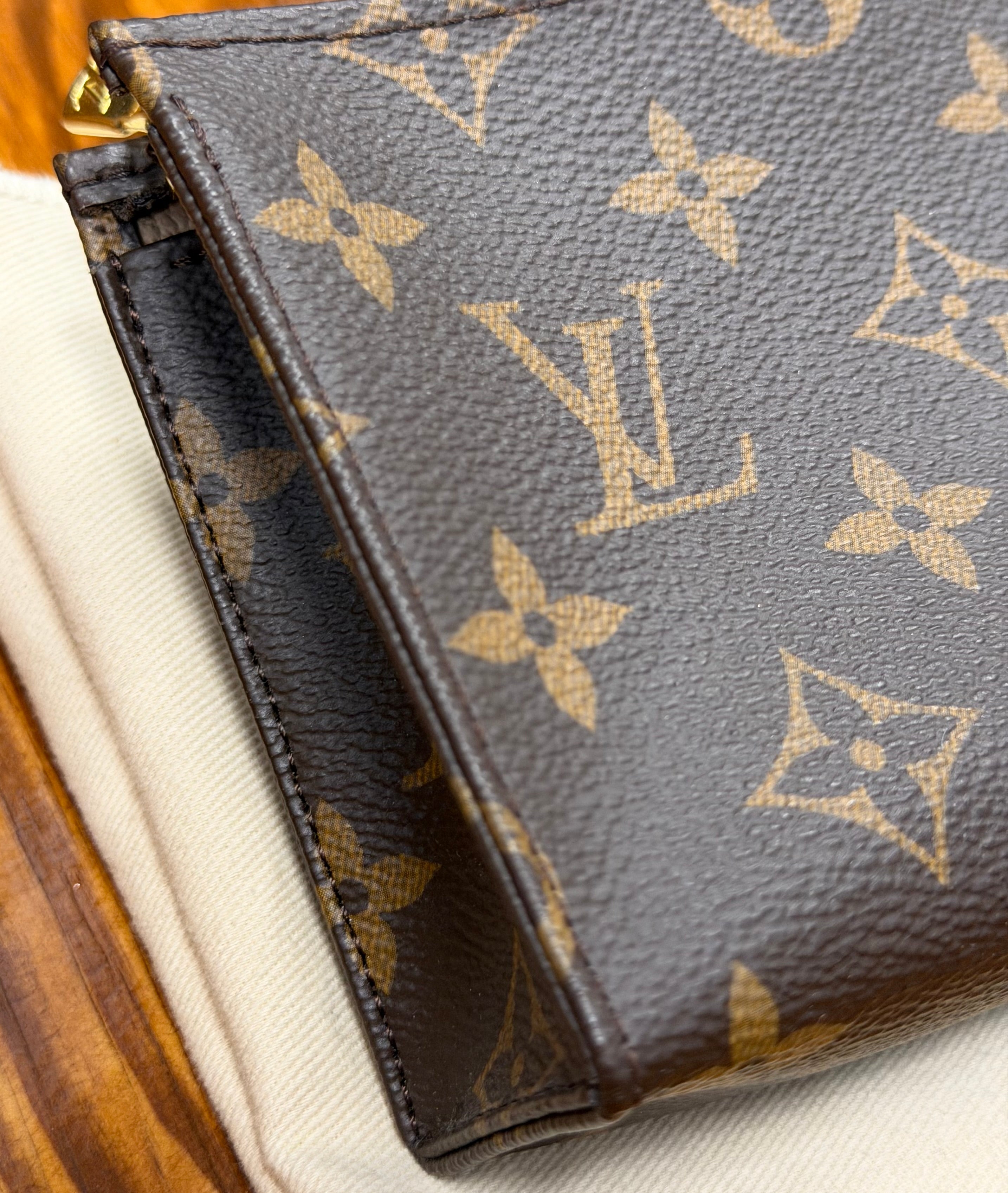 Louis Vuitton Monogram Toiletry Pouch 15 Discontinued Style