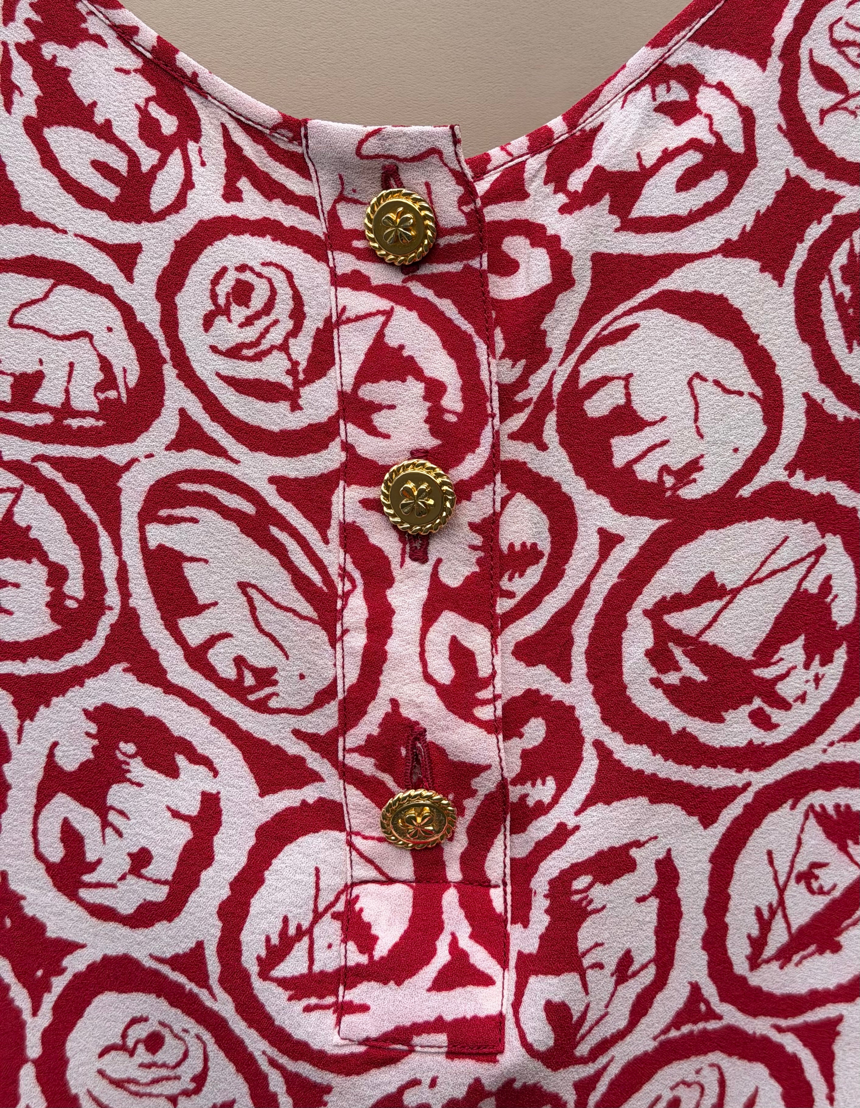 Vintage Chanel Red & Ivory Graphic Print Sleeveless Top Karl Lagerfeld Era Made in France (36)