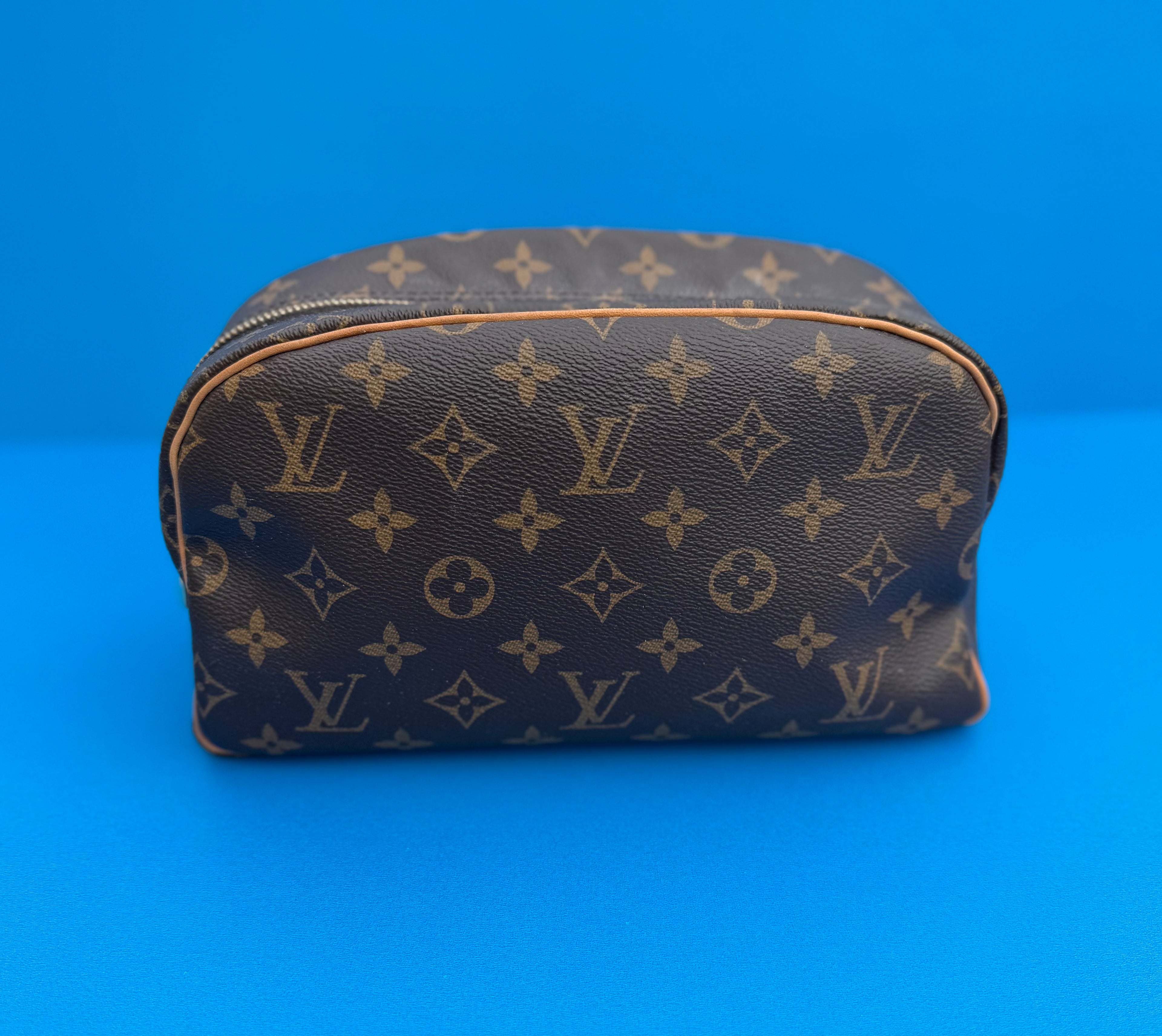Louis Vuitton Monogram Toiletry Bag 25