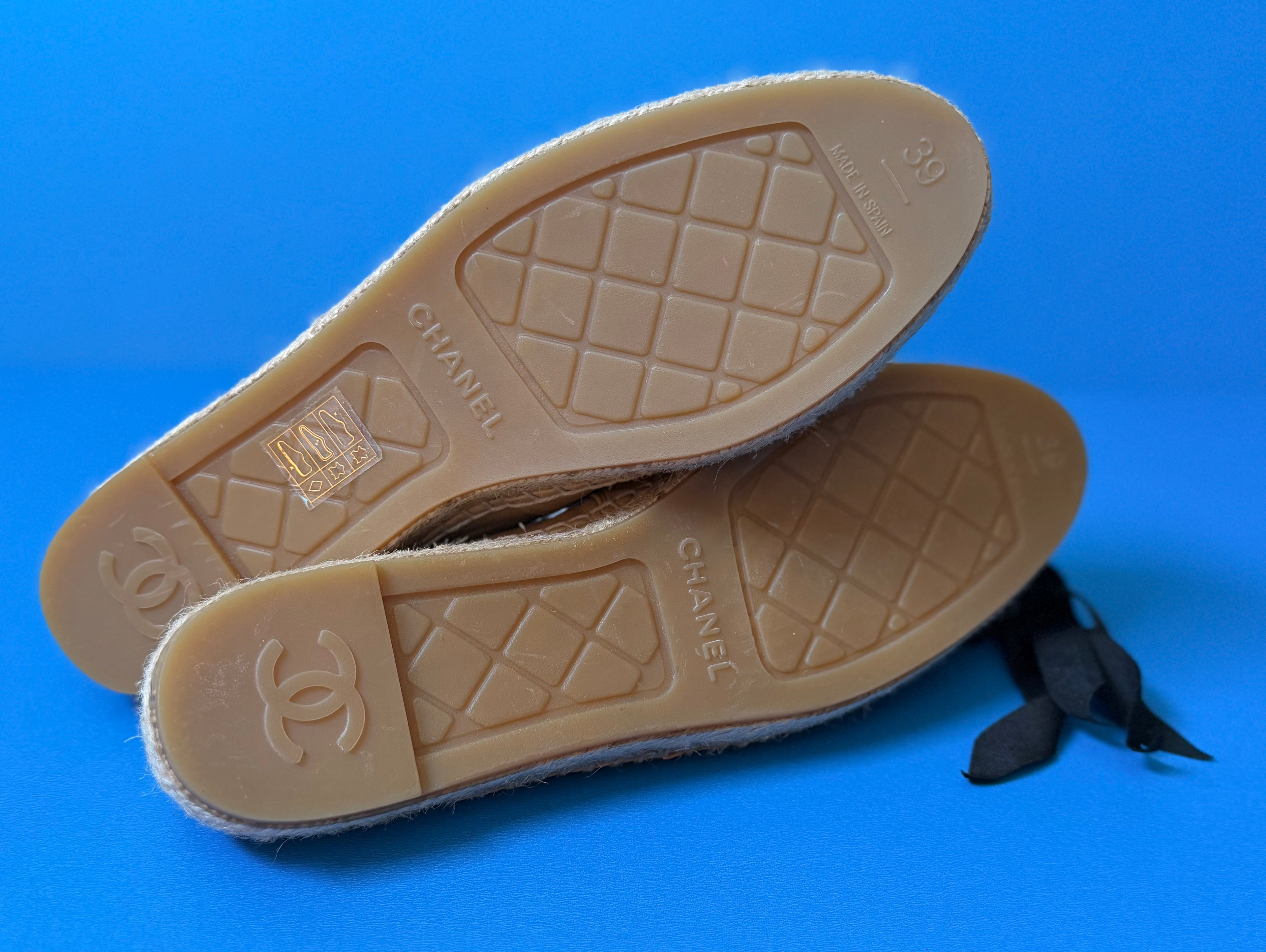 Chanel lambskin beige and black leather espadrilles size (39)