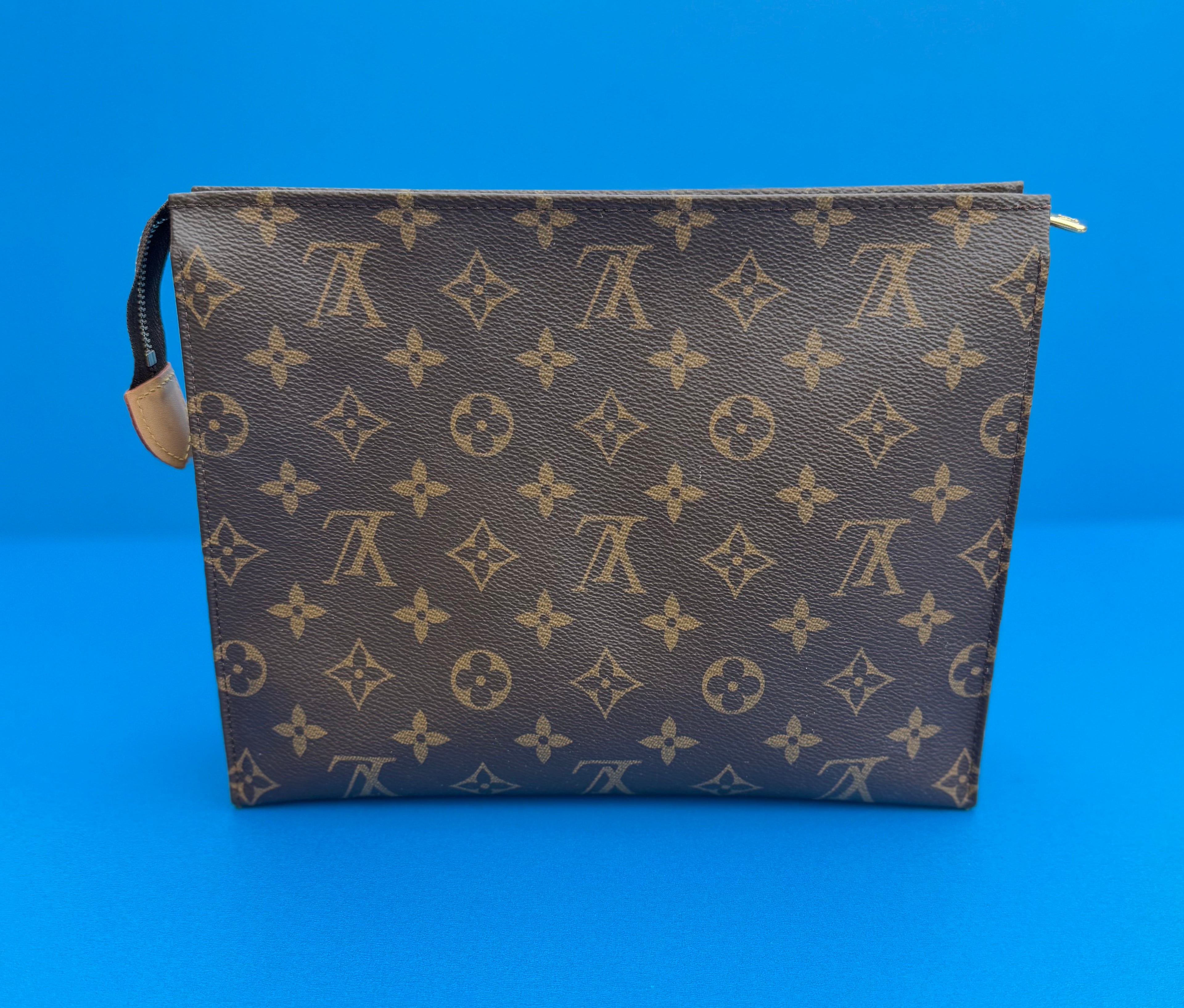 Discontinued Previous Style Louis Vuitton Toiletry 26 In Monogram Canvas ￼