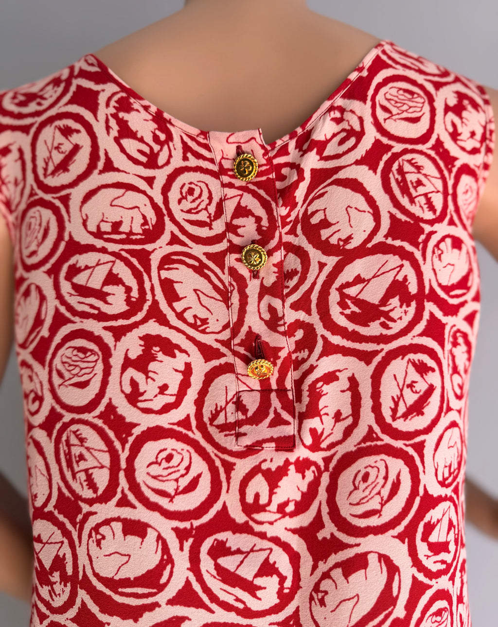 Vintage Chanel Red & Ivory Graphic Print Sleeveless Top Karl Lagerfeld Era Made in France (36)