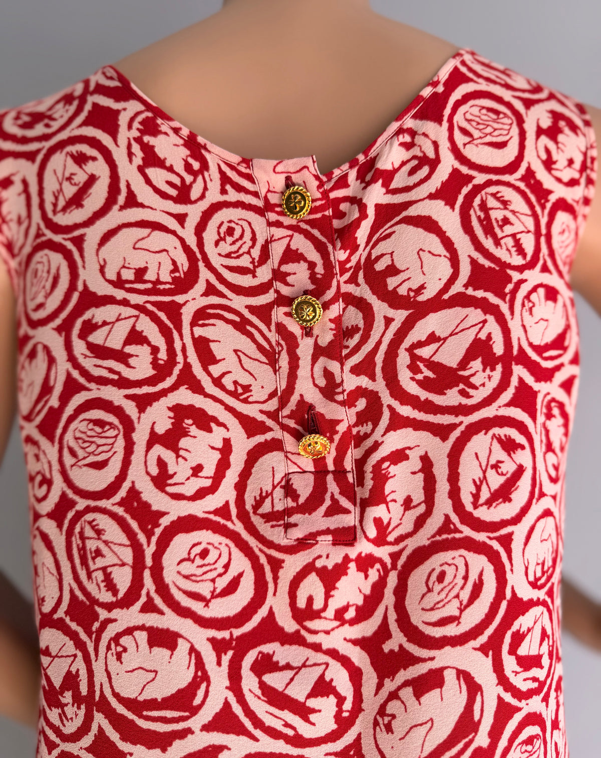 Vintage Chanel Red & Ivory Graphic Print Sleeveless Top Karl Lagerfeld Era Made in France (36)