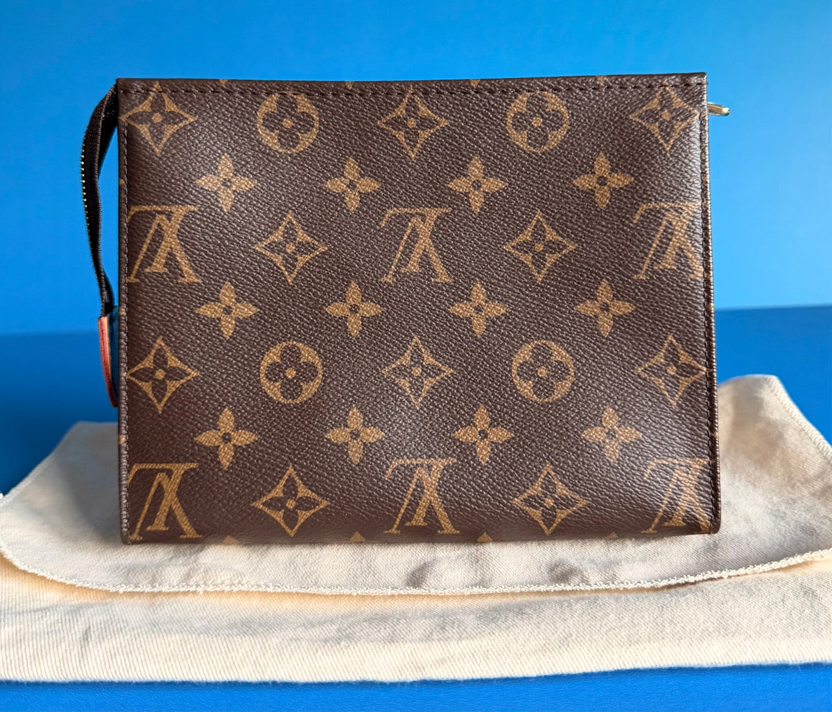 Louis Vuitton Monogram Toiletry 19
