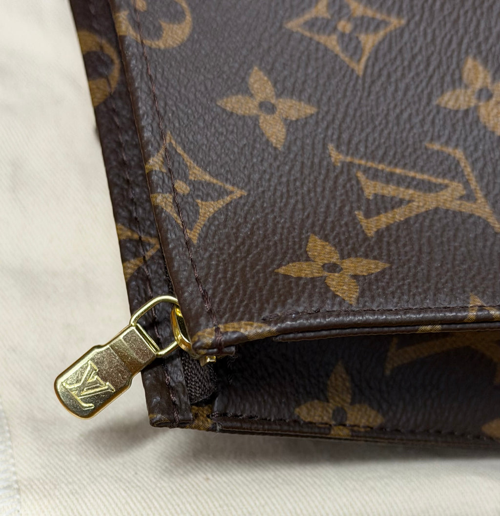 Louis Vuitton Monogram Toiletry Pouch 15 Discontinued Style