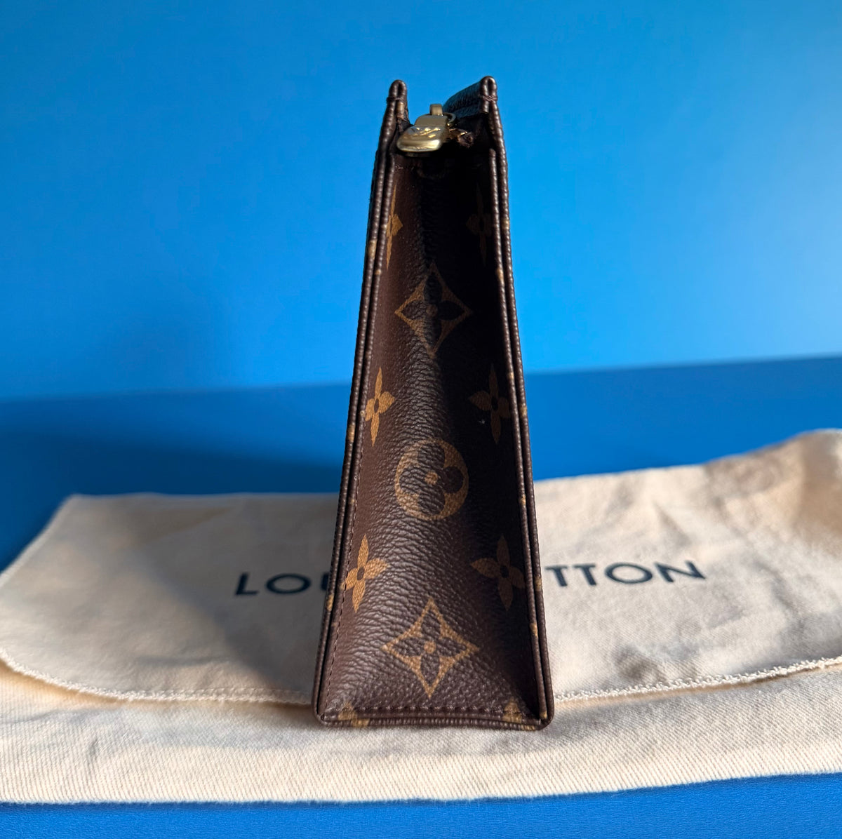 Louis Vuitton Monogram Toiletry 19
