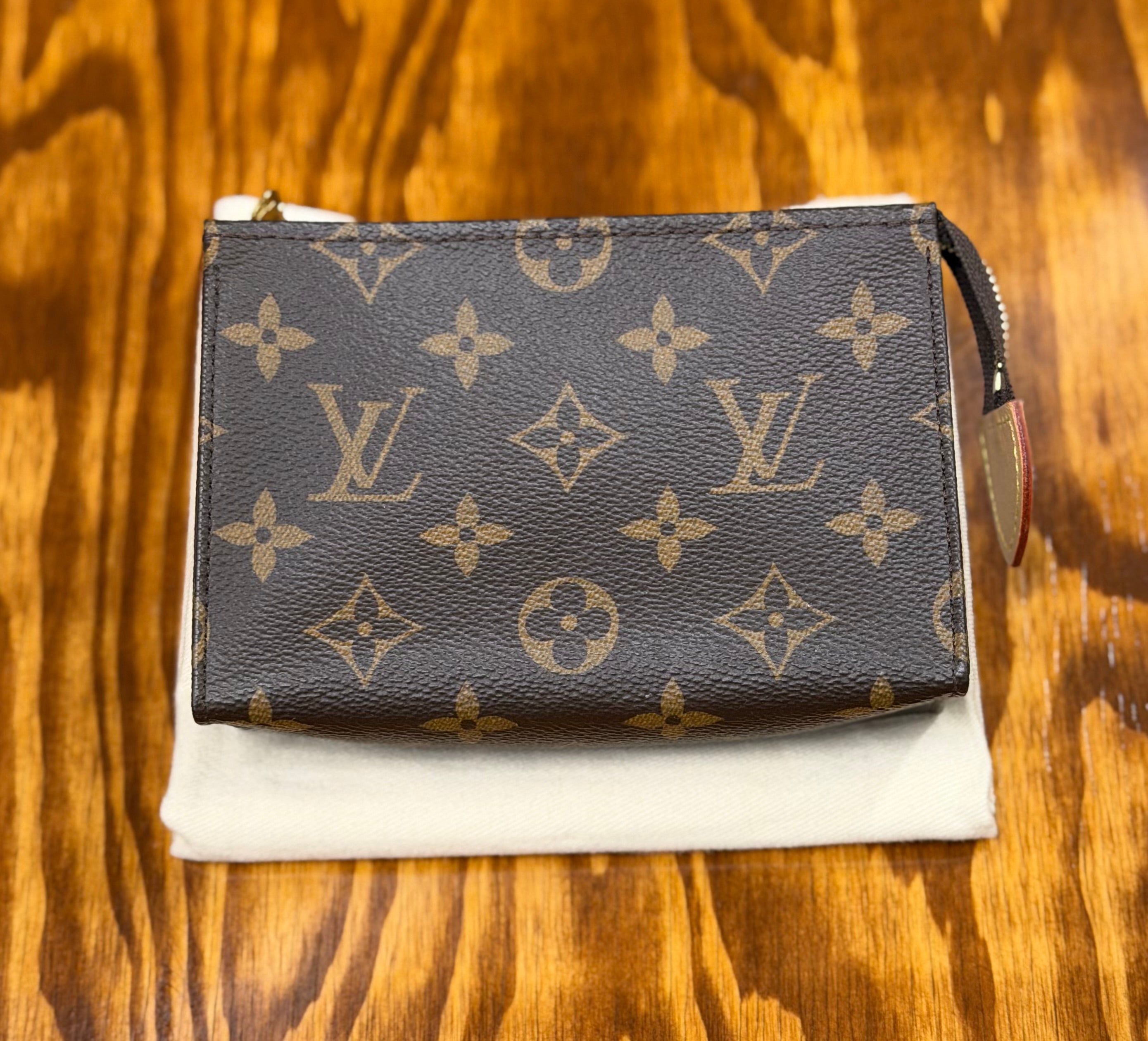 Louis Vuitton Monogram Toiletry Pouch 15 Discontinued Style