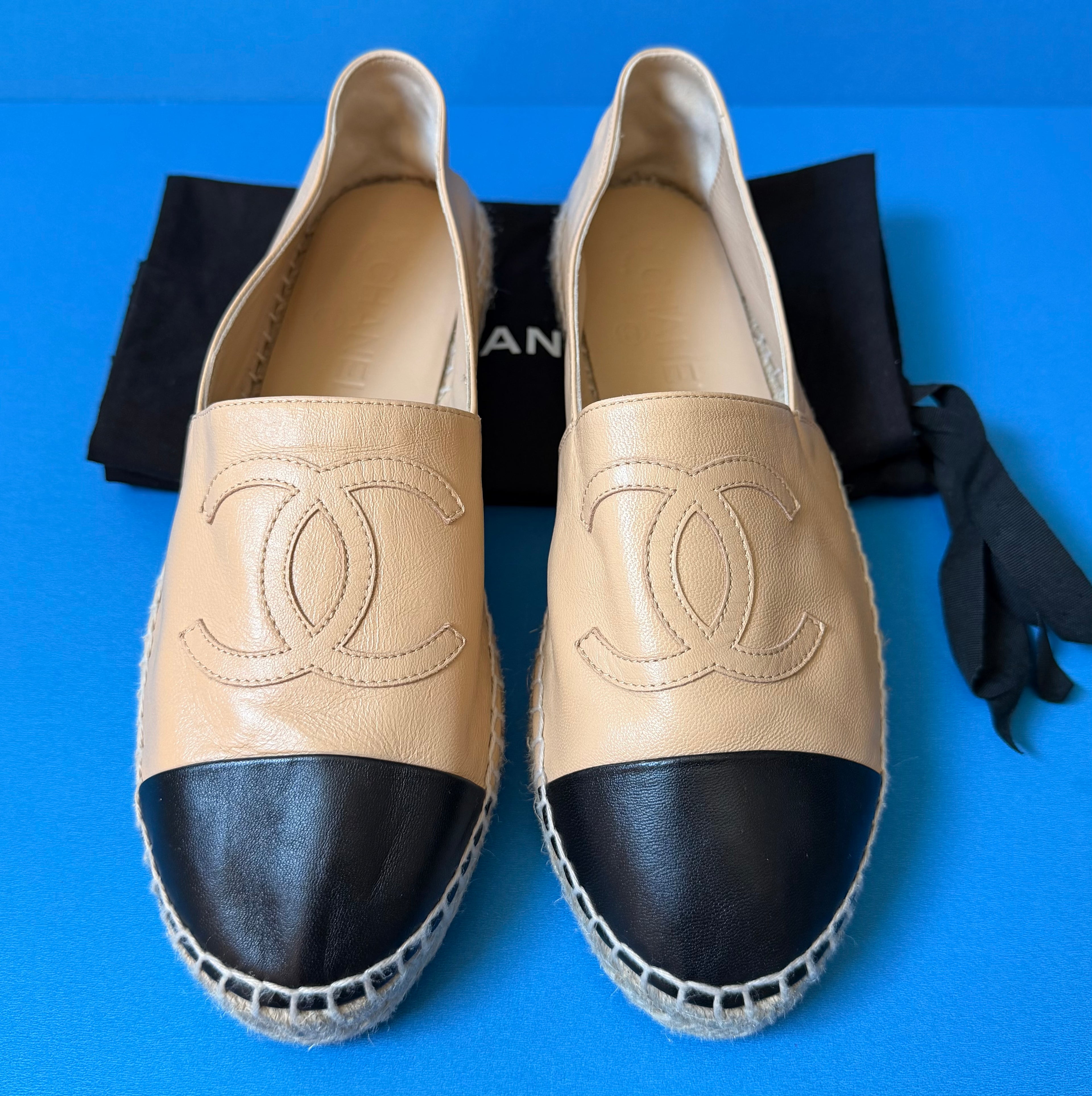 Chanel lambskin beige and black leather espadrilles size (39)