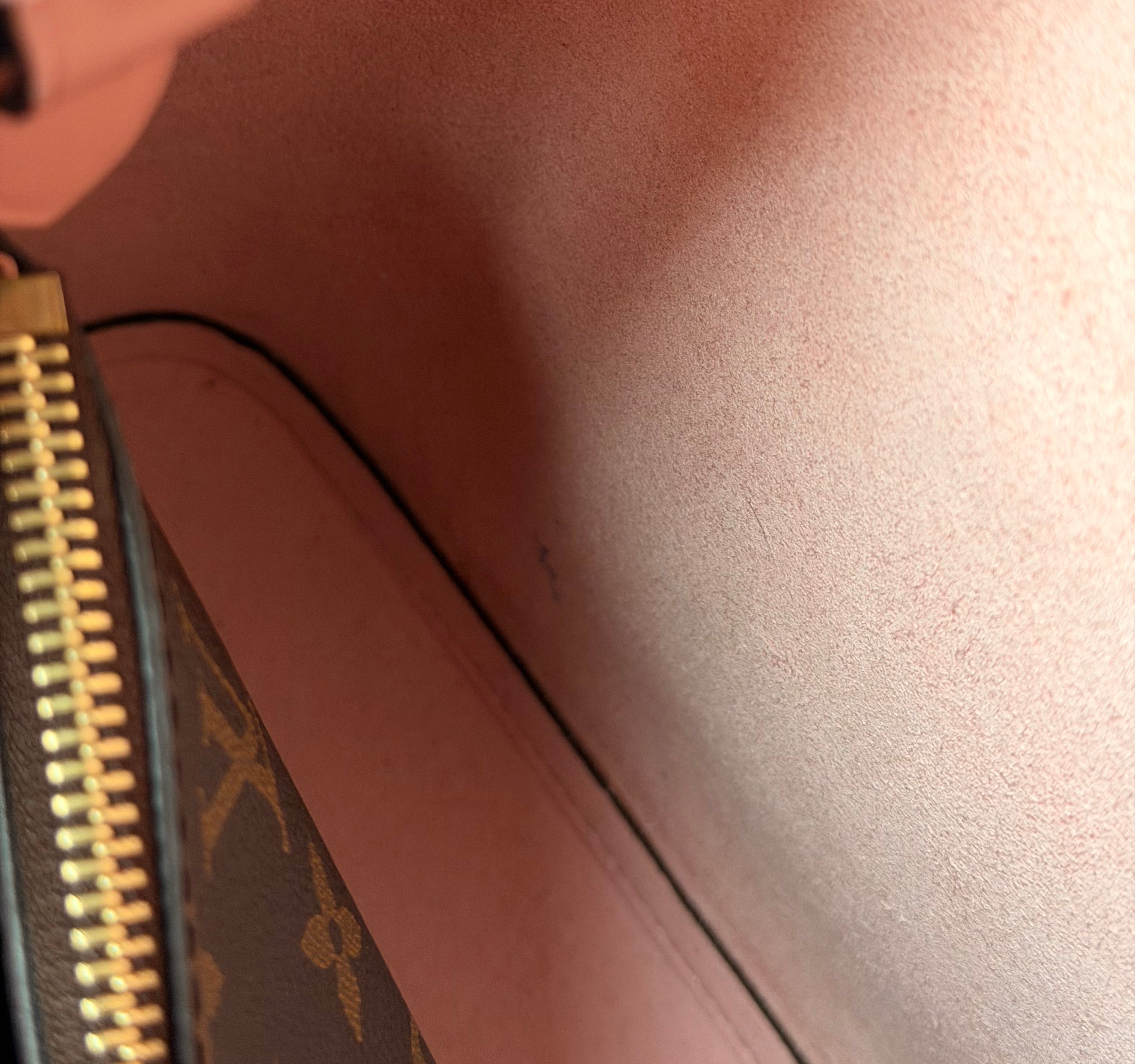 Louis Vuitton NéoNoé MM bucket bag in Monogram coated canvas Rose Poudre